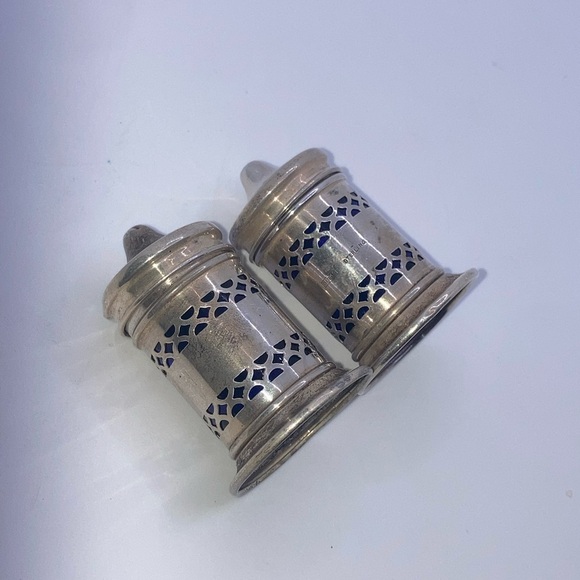 Vtg Birks Sterling Art Deco Cobalt Blue Glass Liner Salt &Pepper Shakers 2.1” - Picture 5 of 13